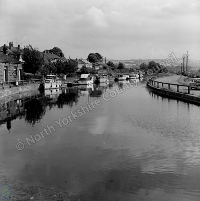 Leeds-Liverpool Canal, Bingley